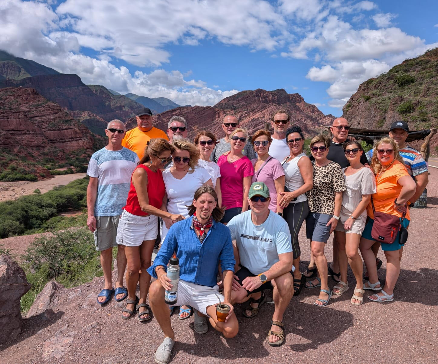 Konrad z grupą Polaków